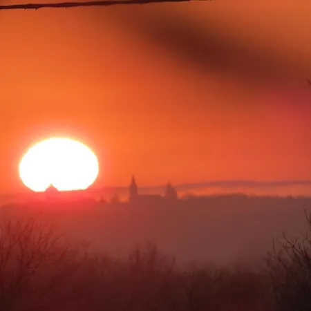 A Deux Pas De St Cirq Lapopie , Des Murets De L'isa *