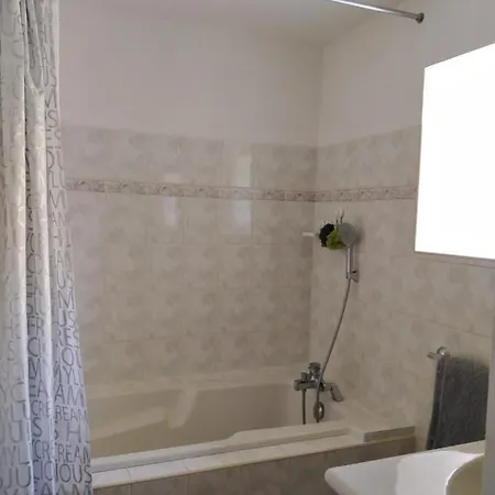 A Deux Pas De St Cirq Lapopie , Des Murets De L'isa Сasa de vacaciones Esclauzels