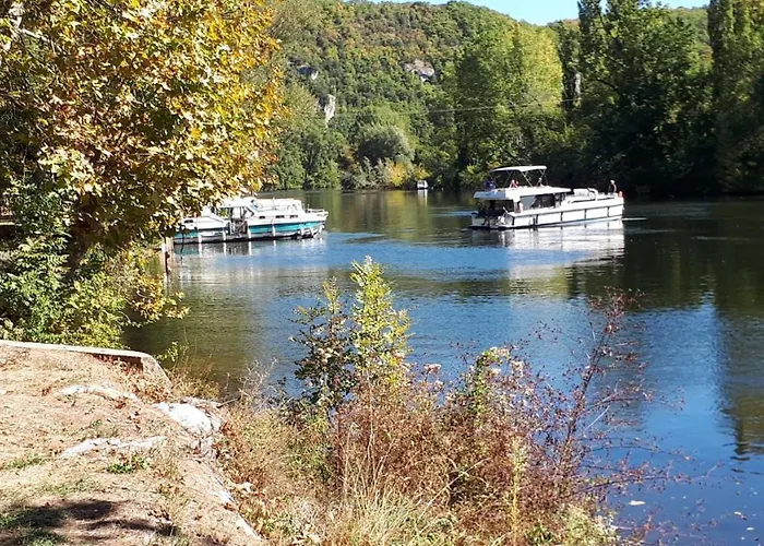 A Deux Pas De St Cirq Lapopie , Des Murets De L'isa *