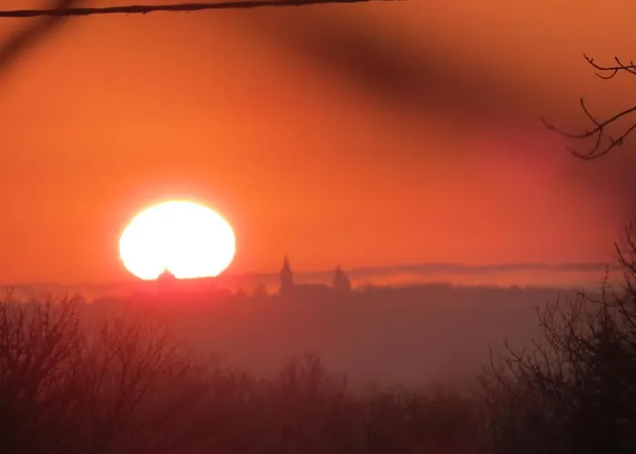 A Deux Pas De St Cirq Lapopie , Des Murets De L'isa *