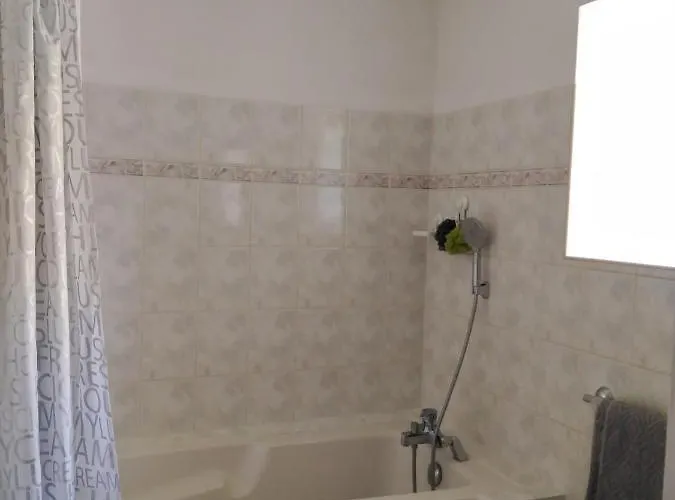 A Deux Pas De St Cirq Lapopie , Des Murets De L'isa Casa vacanze Esclauzels