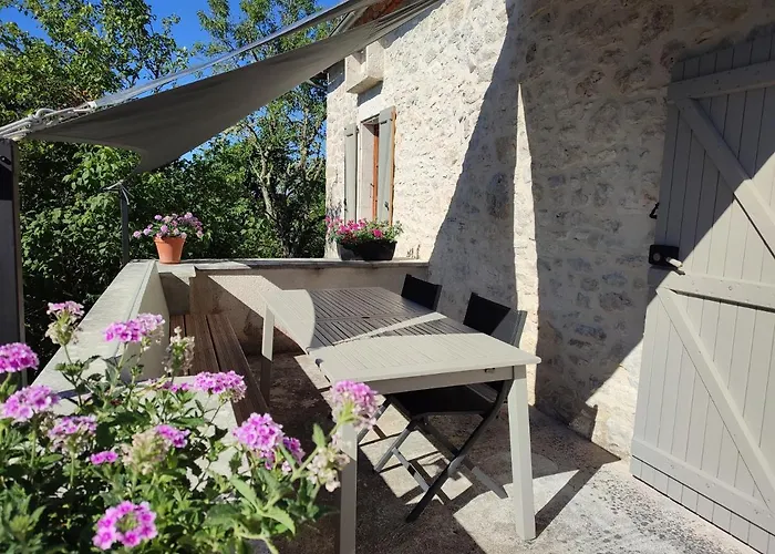 A Deux Pas De St Cirq Lapopie , Des Murets De L'isa Casa vacanze Esclauzels